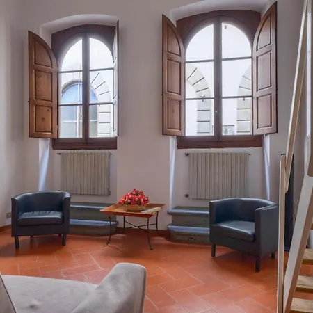 La Casa Di Dante Alighieri Διαμέρισμα *