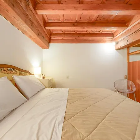 La Casa Di Dante Alighieri *