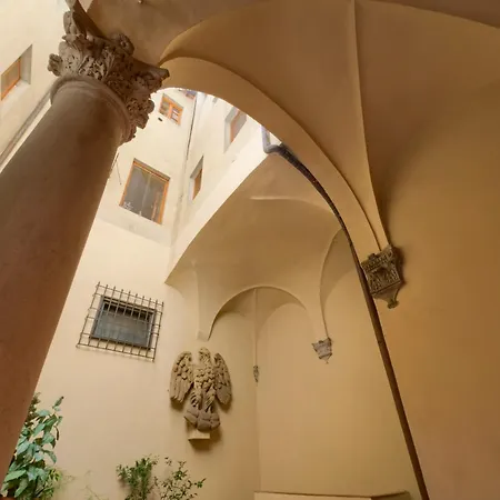 アパート La Casa Di Dante Alighieri *