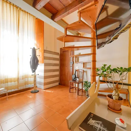 La Casa Di Dante Alighieri