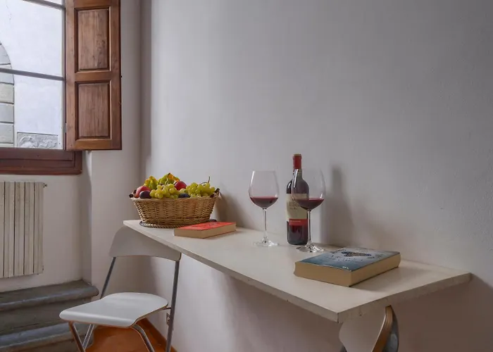 Appartamento La Casa Di Dante Alighieri *