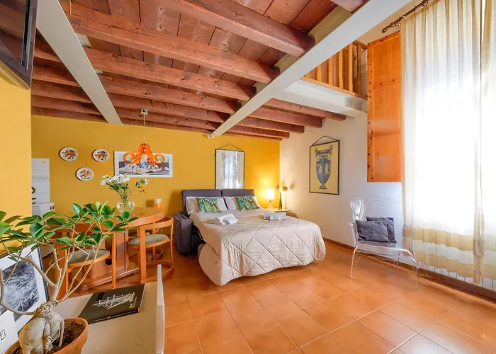 La Casa Di Dante Alighieri