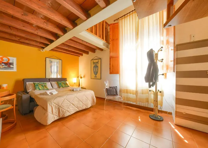 Appartamento La Casa Di Dante Alighieri *